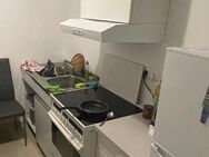 Einbauküche : Küchenschränke, Dunstabzugshaube und Spüle - Gießen