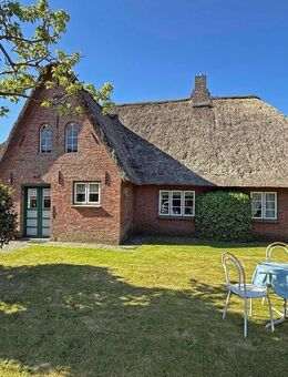 Historisches Friesenhaus in denkmalgeschützer Umgebung - Süderende
