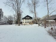 GR. HAUS MIT WEITEREM BAURECHT IN IDYLLISCHER LAGE, JEDOCH MITTEN IN UNTERWÖSSEN - Unterwössen