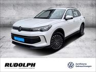 VW Tiguan, 2.0 TDI Life, Jahr 2024 - Leuna