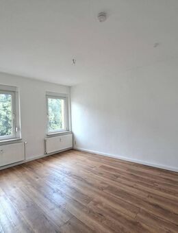 Helle 2-Zimmer-Wohnung mit großzügigem Grundriss in Chemnitz zu vermieten! - Chemnitz