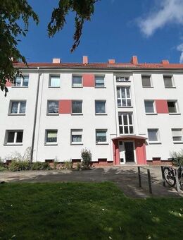 Provisionsfrei! Top-Anlage - Gut geschnittene 3-Zimmer-Erdgeschosswohnung mit Balkon - Bremen