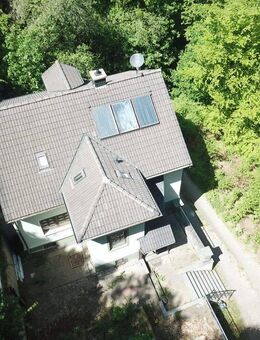 Zweifamilienhaus in ruhiger Lage mit großem Waldgrundstück - Werdohl