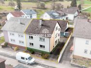 Zweifamilienhaus mit Schuppen und Dachausbau-Potenzial in Obergrombach - Bruchsal