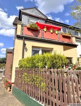 Gepflegtes Dreifamilienhaus zzgl. App. 2x Garagen und Traumgarten - Duisburg