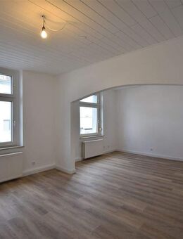 Altbaucharme in Essen! Renovierte 3-Zimmer-Whg zu vermieten - Essen
