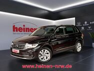 VW Tiguan, 2.0 TDI Elegance MATIX, Jahr 2022 - Werne