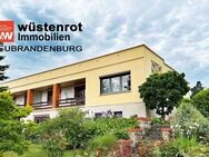 MIT TIEFGARAGE UND NEUER HEIZUNG: GROSSZÜGIGES WOHNEN AUF EINER EBENE MIT EINBAUKÜCHE UND ZWEI BÄDER - Altentreptow