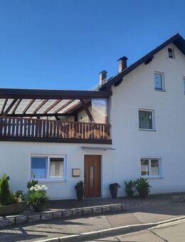 Attraktives Zweifamilienhaus zum Bezug in Trausnitz - Trausnitz
