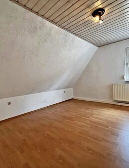 Gemütliche 3 Zimmer im Dachgeschoss - optimaler Grundriss - inkl. gepflegtem Bad & EBK - Heilbronn