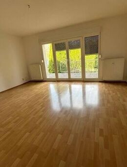 tolle 2,5-Raum Wohnung im Alten Dorf mit Terrasse und separatem Eingang ruhig im Hof gelegen - Stendal (Hansestadt)