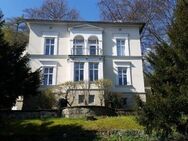 Interessant geschnittene DG-Villenwohnung mit Glaskuppel - Arnstadt