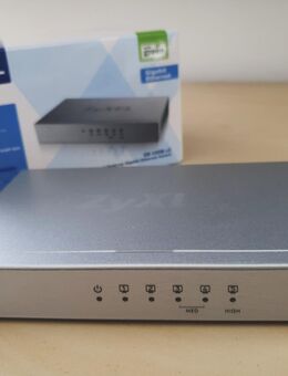 2x Gigabit Switch - ZyXEL GS-105B - 5-Port - TOP ZUSTAND OVP - Koblenz Zentrum