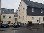 Drei Häuser zum Verkauf in Much Zentrum - Much