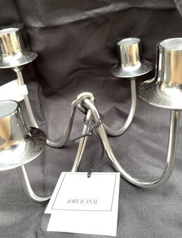 Eleganter 4armiger Kerzenständer aus poliertem Metall. H&M Home H 12. B 21 cm m. Etikett - Rosenheim