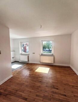 Teilrenovierte helle 2-Zimmer Wohnung - Zweibrücken
