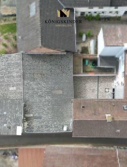 4 Wohnungen / 2 Ladengeschäfte mit ca. 356 qm vermietet, plus ca. 400 qm Scheune und Gewölbekeller - Großostheim