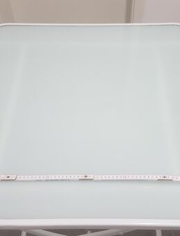 NEUWERTIGER Bistrotisch mit Glasplatte - PREISSENKUNG - Heiligenhaus