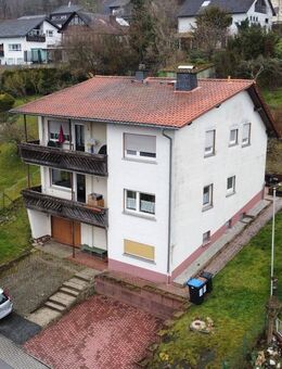 Zweifamilienhaus als Mehrgenerationenhaus oder Kapitalanlage mit großem Garten - Weilrod