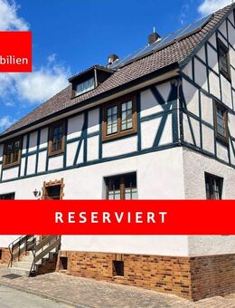 Mehrfamilienhaus mit Charme und schönem Gartengrundstück in Vöhl - Vöhl