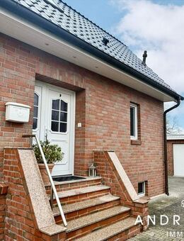 Junge Doppelhaushälfte in ruhiger Lage mit Blick über Wiesen - Cuxhaven