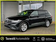 VW Tiguan, 1.5 TSI Allspace Life 7S 18, Jahr 2023 - Erlangen