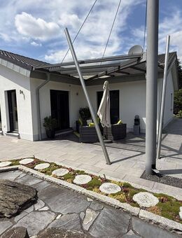 Luxus-Bungalow in ruhiger Lage mit einzigartiger Gartengestaltung - Erkenbrechtsweiler