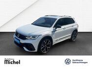 VW Tiguan, 2.0 TSI R "Black Style" IQ-Light Panodach, Jahr 2023 - Gießen