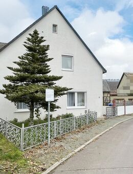 Modernisiertes Einfamilienhaus mit Einbauküche und Kamin! - Altenhausen