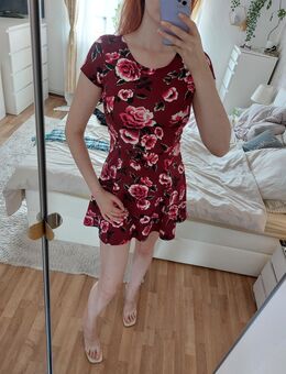H&M Sommerkleid Rot Blumen S Damen - Bestensee