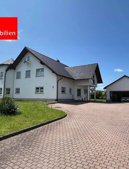 Exklusives Wohnen mit großem Grundstück! - Mittenaar