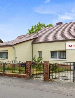 IMMOBERLIN.DE - Attraktives Haus mit Südwestterrasse, Nebengebäude & Gestaltungspotential in familiärer Lage - Potsdam