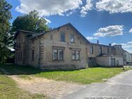 Historische Gebäude zum Sanieren auf parkähnlichen Grundstück in dörflichen Lage - Priestewitz