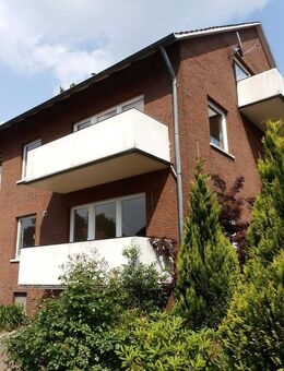 Gemütliche Dachgeschosswohnung mit moderner Einbauküche in zentraler Lage von Aurich! - Aurich