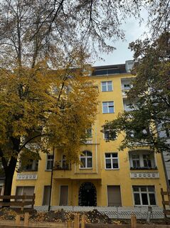 Sofortbezug: Sonnige 1 Zi. Wohnung, getrennte Küche, mit Dachterasse