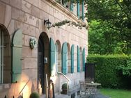 Historische ehem. Staatsgebäude (Sandstein massiv), m. parkartigem Garten, Wohnung, u. Gewerbeanteil - Nürnberg