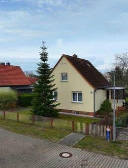 Von der Vision zum Zuhause - Gemütliches kleines Einfamilienhaus in Premnitz-Süd mit Kamin, weitläufigem Garten, Carp... - Premnitz