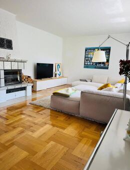 Wohnung - Haus im Haus" ca. 260 qm Wohn-u. Nutzfläche - 1000 qm Grundstück zur Alleinnutzung - Hannover