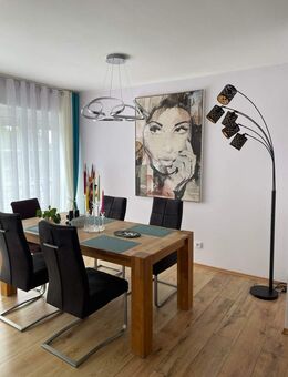 Gepflegte, gut geschnittene 4-Zimmer-Dachgeschoss-Wohnung in ruhiger Lage zu verkaufen - Hepberg