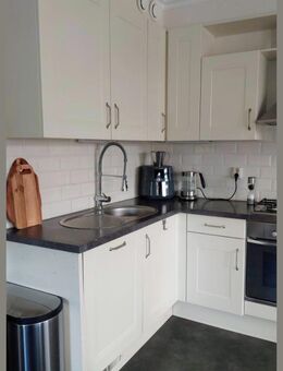 GROSE LANDLICHEN L-KÜCHE IM WEIB - Bunde