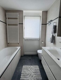 Einziehen und Wohlfühlen- Helle 4-Zimmer Wohnung mit sonnigem Balkon in Wendlingen - Wendlingen (Neckar)