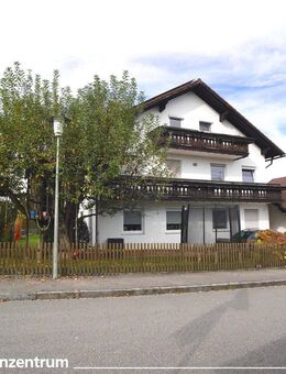 Attraktives Mehrfamilienhaus in Hunderdorf: Modernisierte Immobilie mit Photovoltaikanlage - Hunderdorf