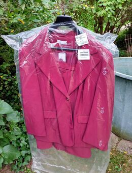 *NEU* Bordeauxrotes Helena Vera Kostüm, Gr. 26 *NEU* - Kassel Nord-Holland