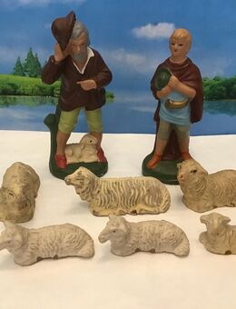 Krippenfiguren alte Masse 2 Figuren + 6 Schafe Weihnachtsschmuck - Meerbusch