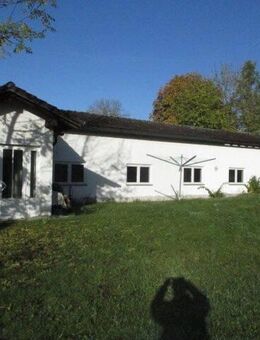 3-Familienhaus mit Lagerfläche und weiterem großem Baugrundstück in Deggendorf-Rettenbach monatliche Einnahmen 2.525,... - Deggendorf