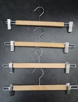 4 Holz-Kleiderbügel mit Metall-Klammern/Clips Hosenbügel zus. 3,- - Flensburg