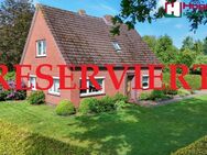 RESERVIERT! Ein gepflegtes Einfamilienhaus mit kl. Einliegerwohnung und Nebengebäude/Garage sowie zusätzl. Kfz-Stellp... - Ihlow (Niedersachsen)