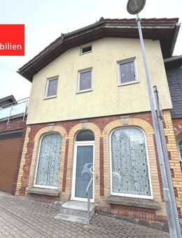 Immobilie mit drei Wohneinheiten, Garagen und weiterem Potential - Föritz