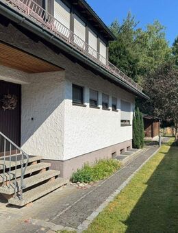 Unikat! Idyllisch gelegenes Architekten 1-2 FH mit Einliegerwohnung und TOP Verkehrsanbindung - Wendelstein