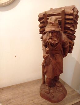 Holzfigur Mann mit Korb - Nordhorn
